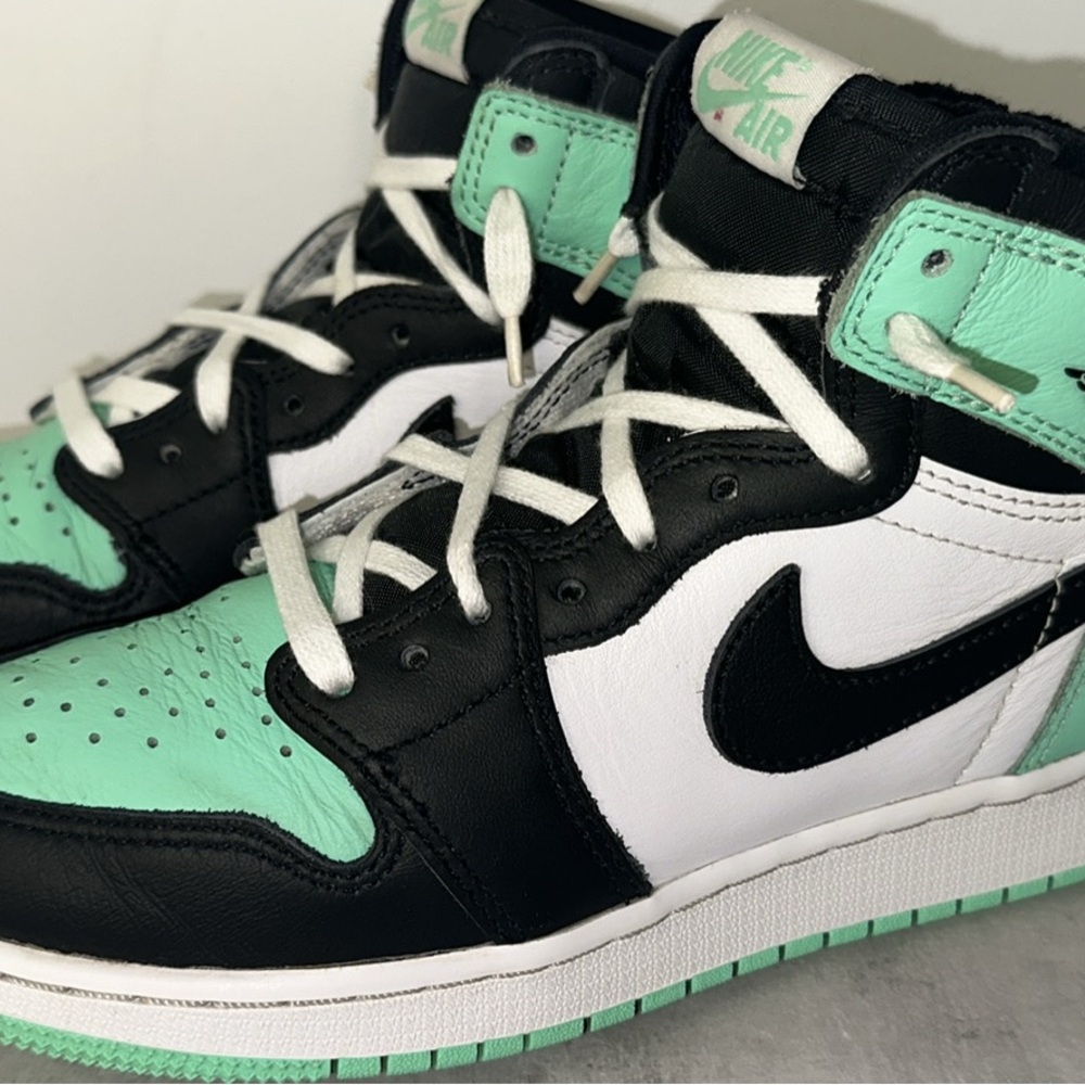 Nike Air Jordan One Retro OG High “Green Glow”